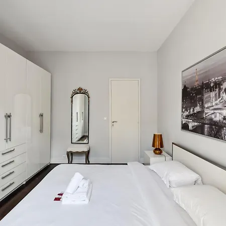 Arc De Triomphe Flat Paris