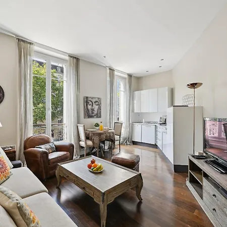 Arc De Triomphe Flat Apartment *